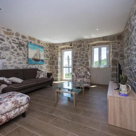 Villa Dundo Pero *