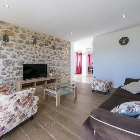 Dundo Pero * Babino Polje